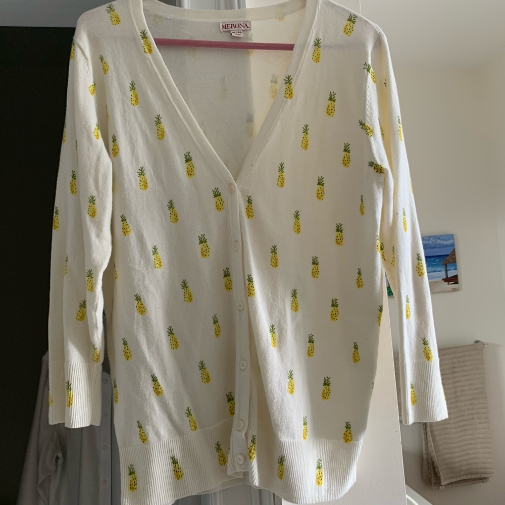 Womens pinapple design cardigan
